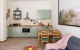 Simone Apartments
